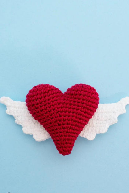 VALENTINE’S LOVE : HEART AND WINGS